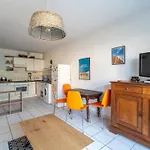 T2 Avec Terrasse Et Parking Proche Ocean - Fr-1-50-160 Apartamento